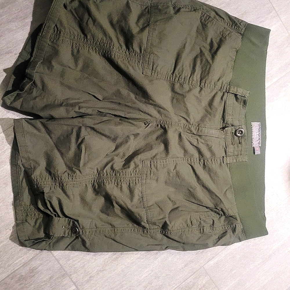 torrid green cargo short size 14